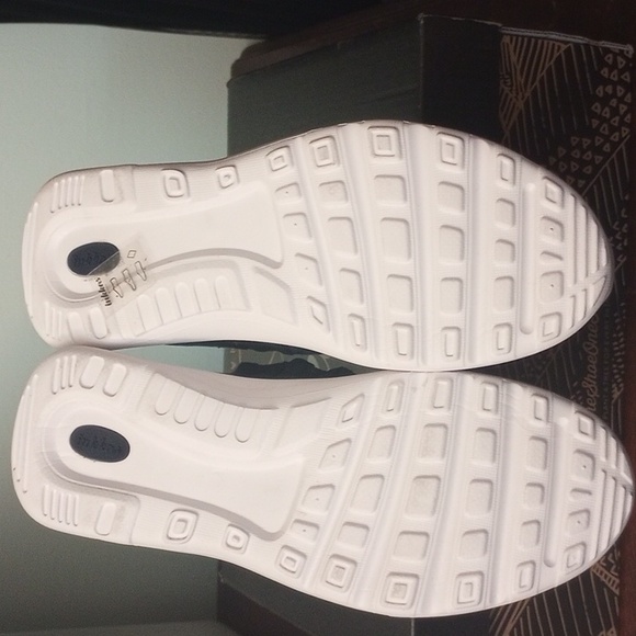 Inkkas, size7 (w), size 5(m) flex runner sneaker - Picture 3 of 5